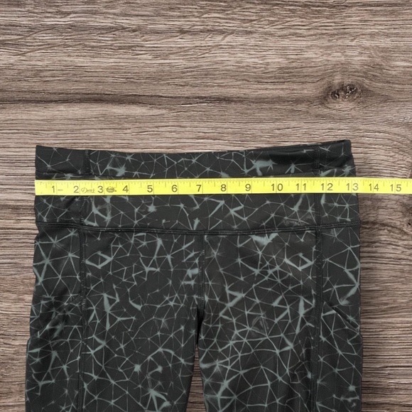 Lulelemon Black & Gray Constellation Print Wonder Under 7/8 Length Leggings 4 - Picture 13 of 16